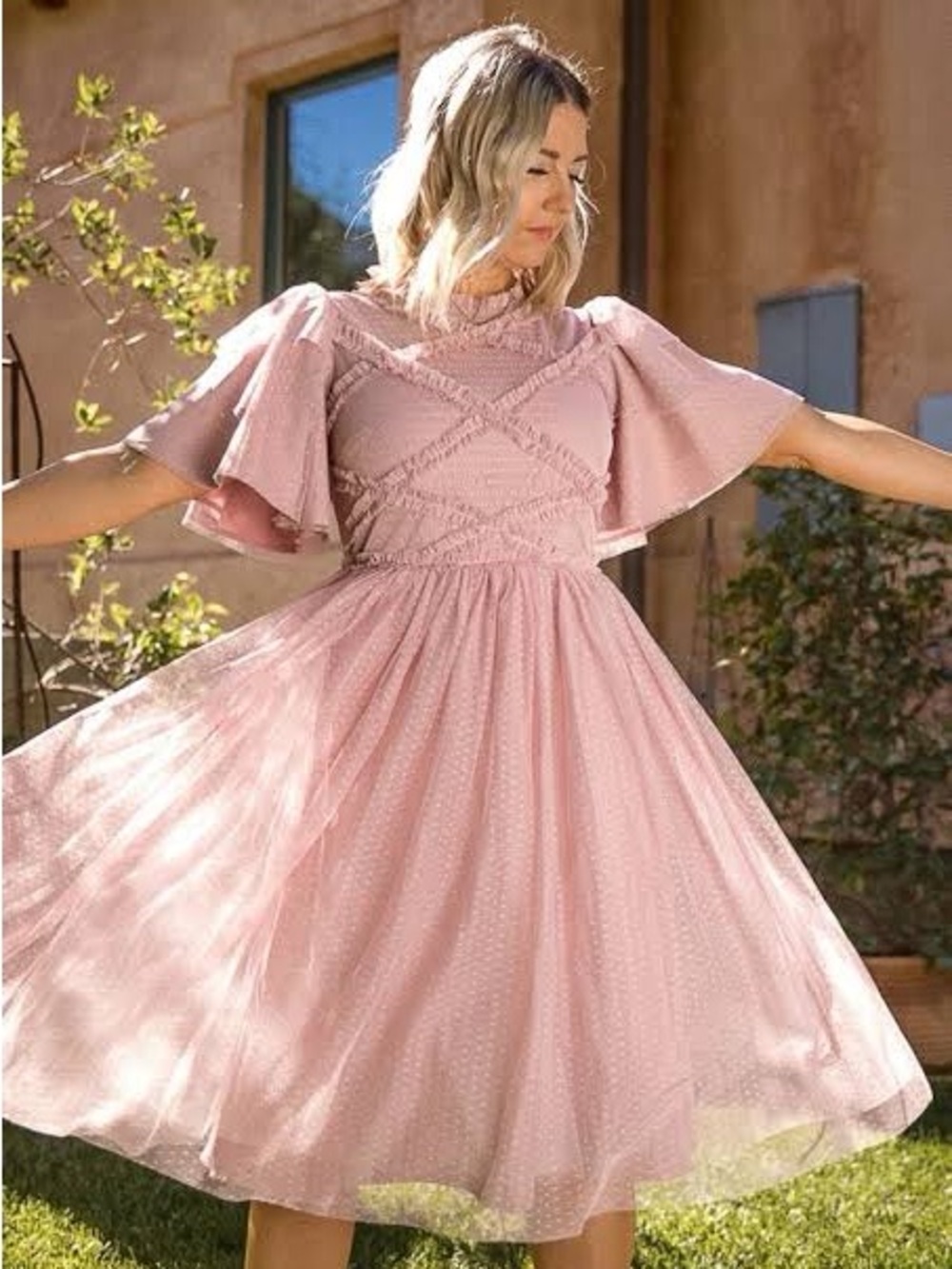 Ivy City Co ♡ Tara Dress in Blush - Picture 2 of 6